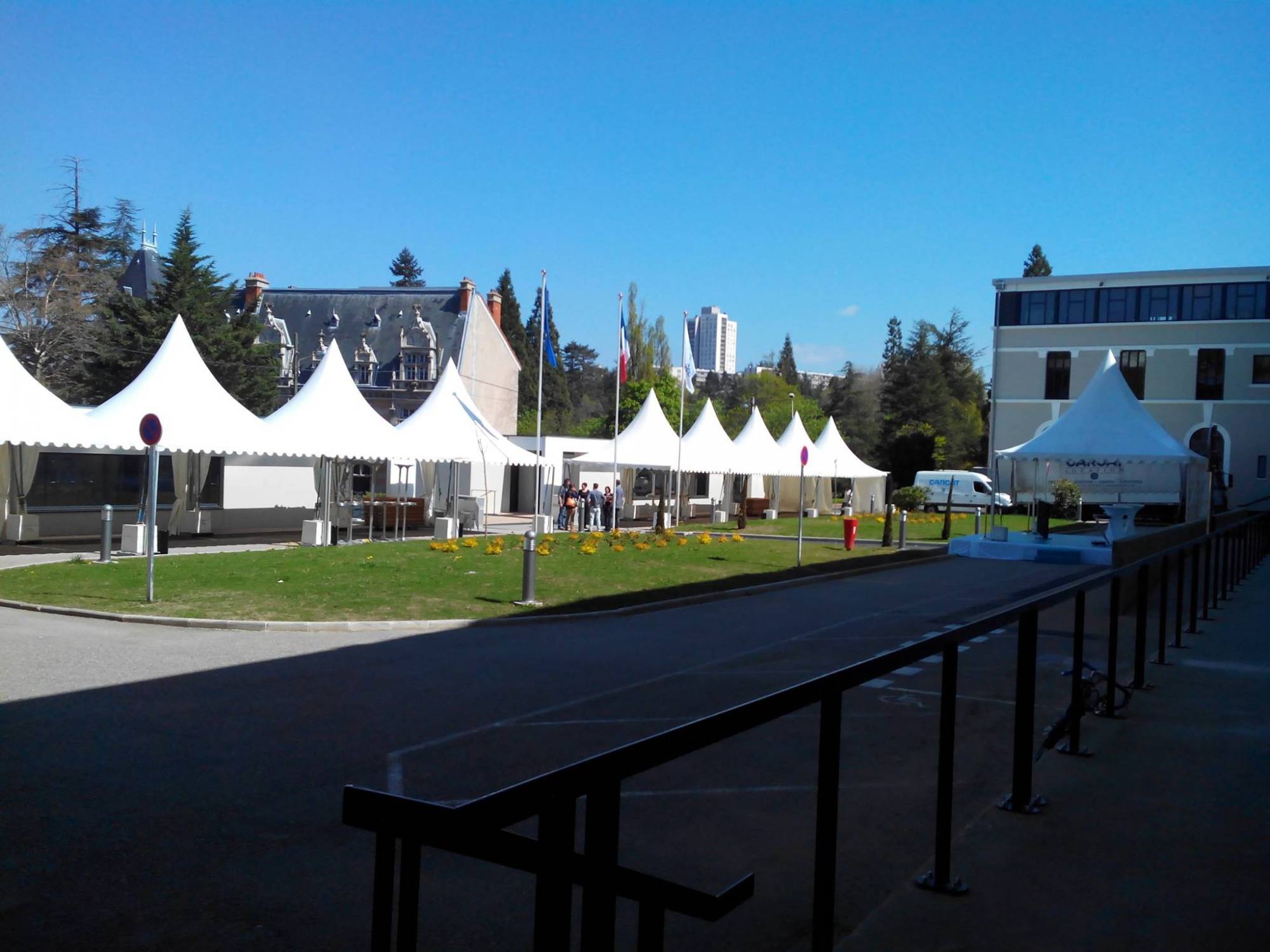 Location de tente 25m2 pour marché à Lyon