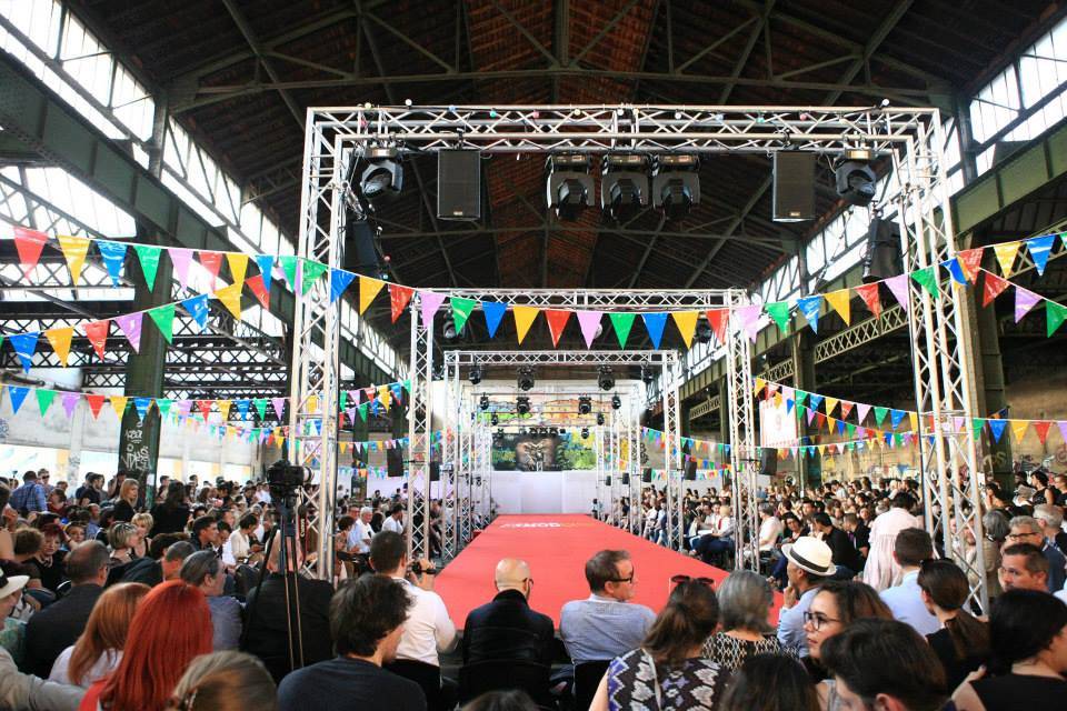 Mise en place moquette pour espace défilé ESMOD ISEM Lyon Halle Caoutchouc Lyon 2