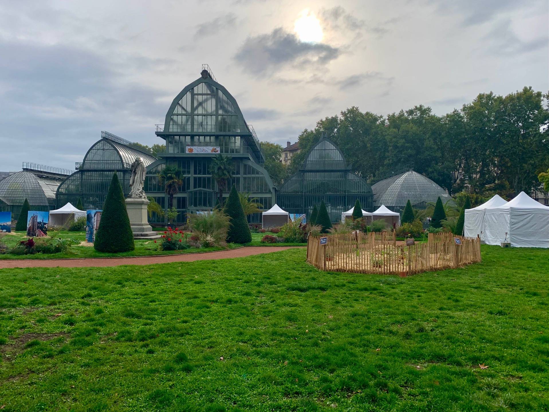 Location de tentes parapluie 3x3m à Lyon