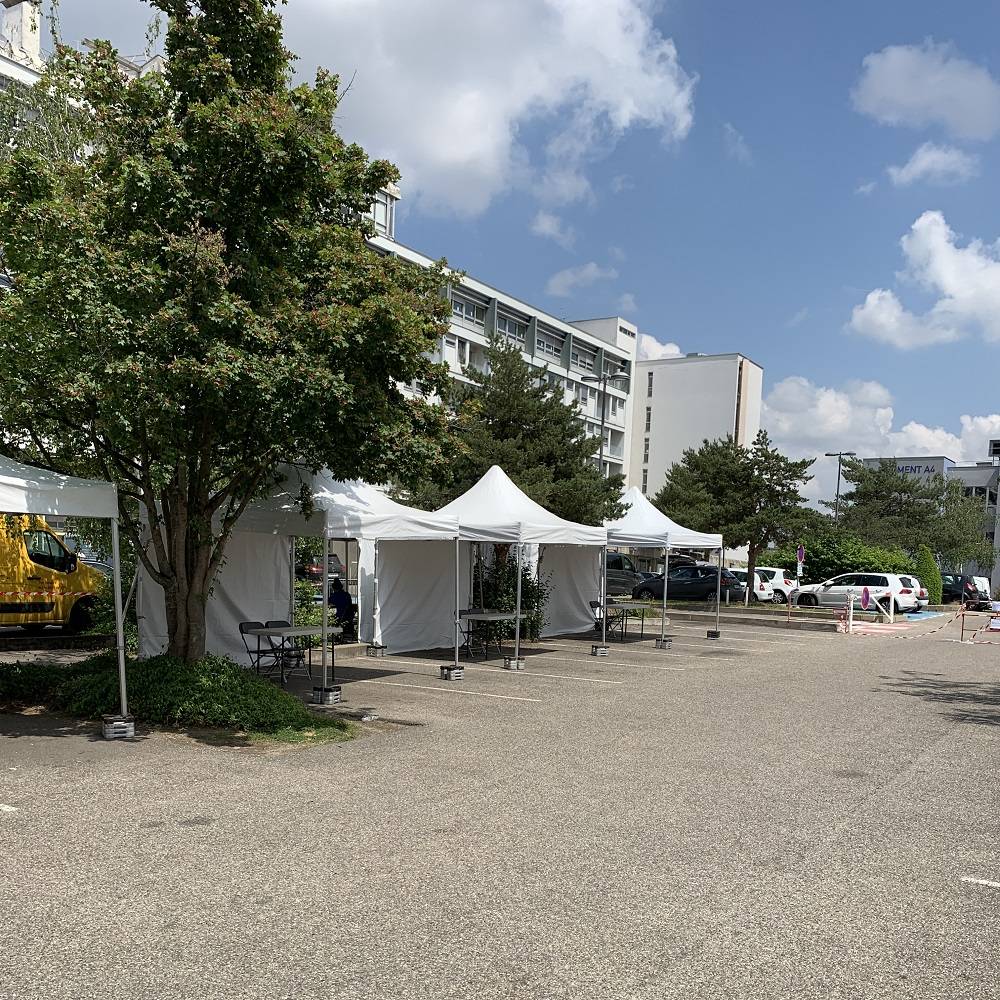 Location de tente pour stand à Lyon