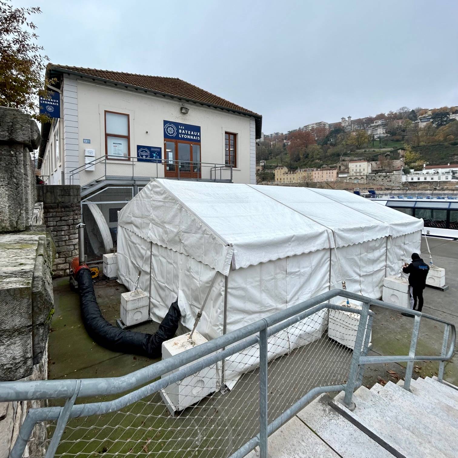 Location de chapiteau avec chauffage à Lyon pour un festival