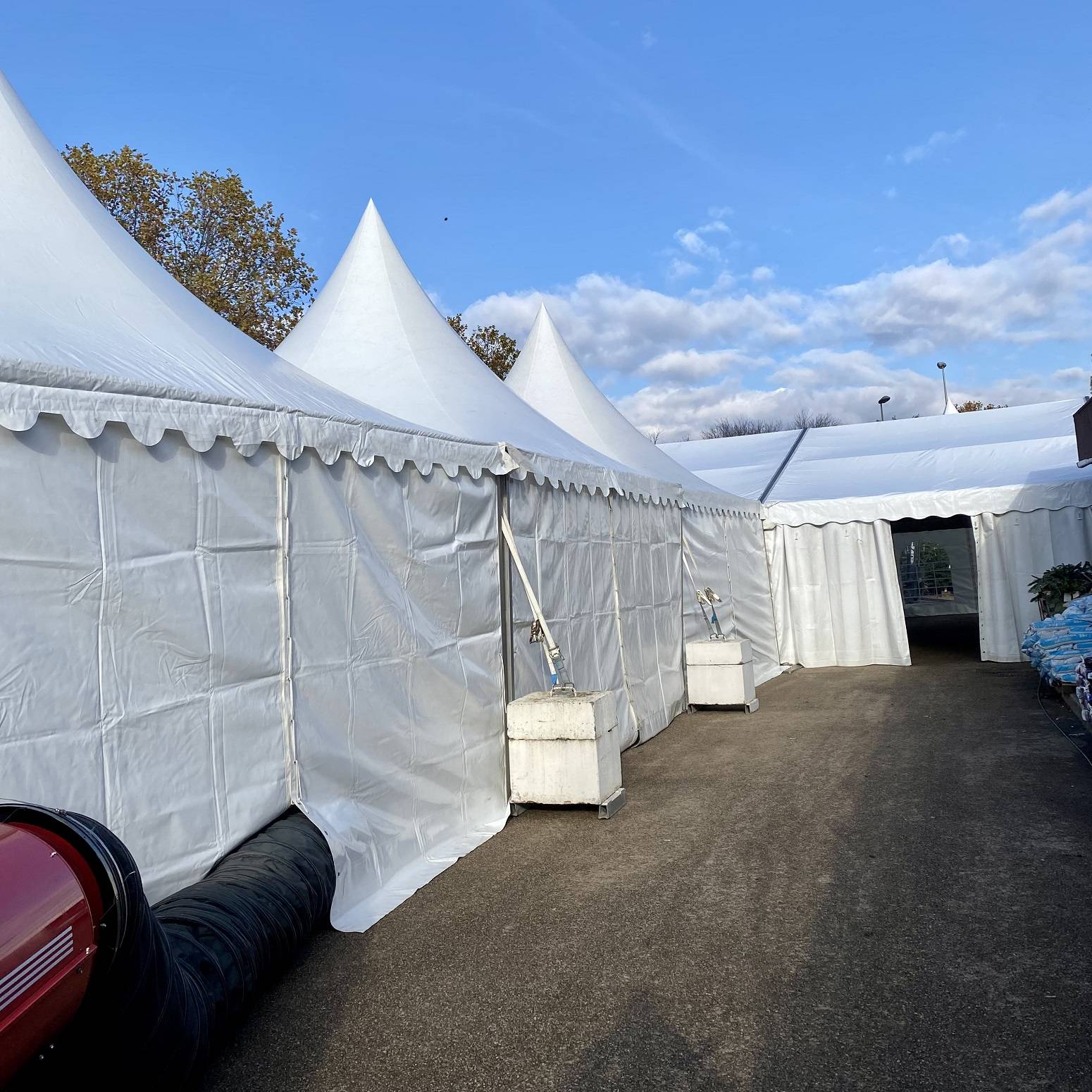 Location de chapiteau avec chauffage pour un marché ou une foire à Beynost vers Lyon