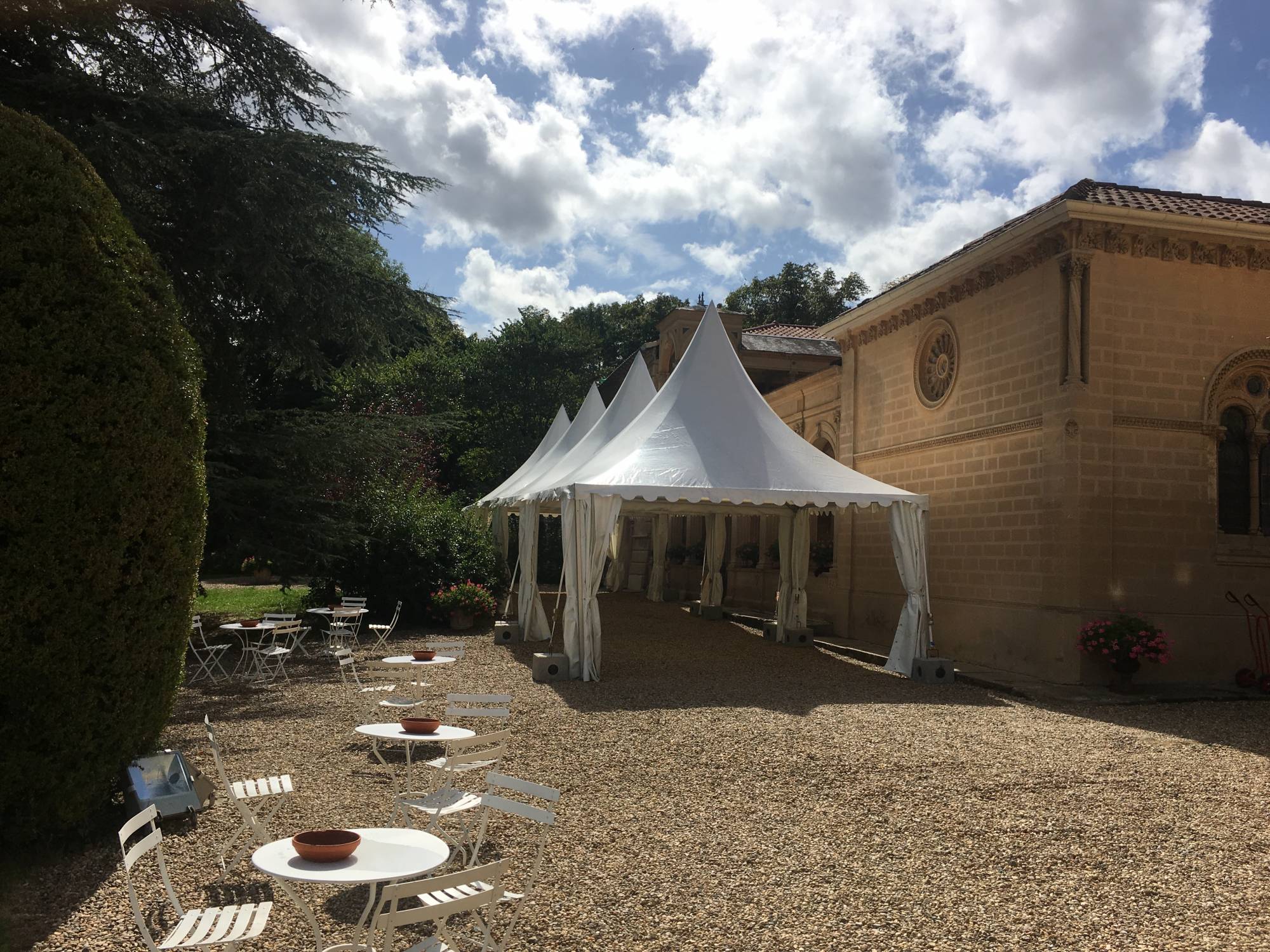 Barnum  pour mariage au Château de Saint-Trys à Anse