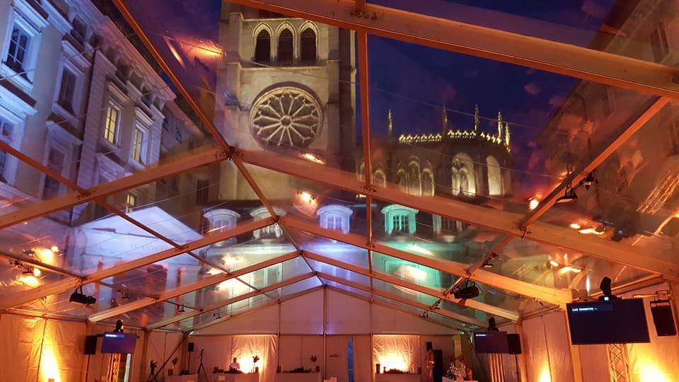 Installation chapiteau cristal pour la fondation Saint-Irénée à Saint-Jean