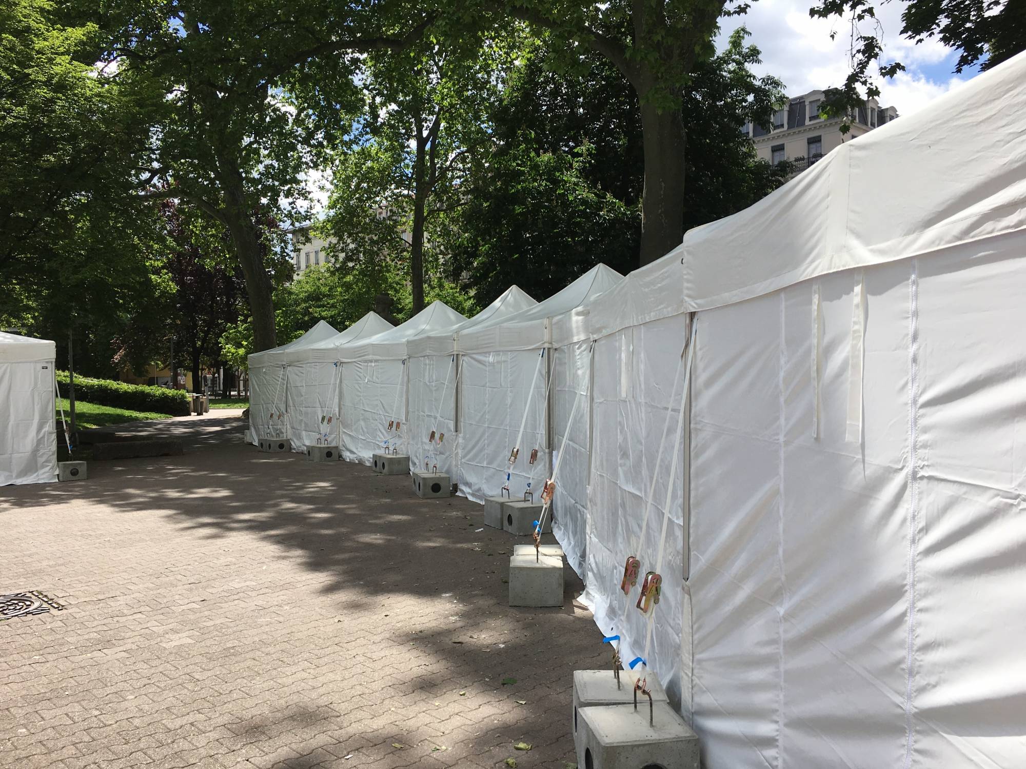 Location de Barnum pour des villages à Lyon