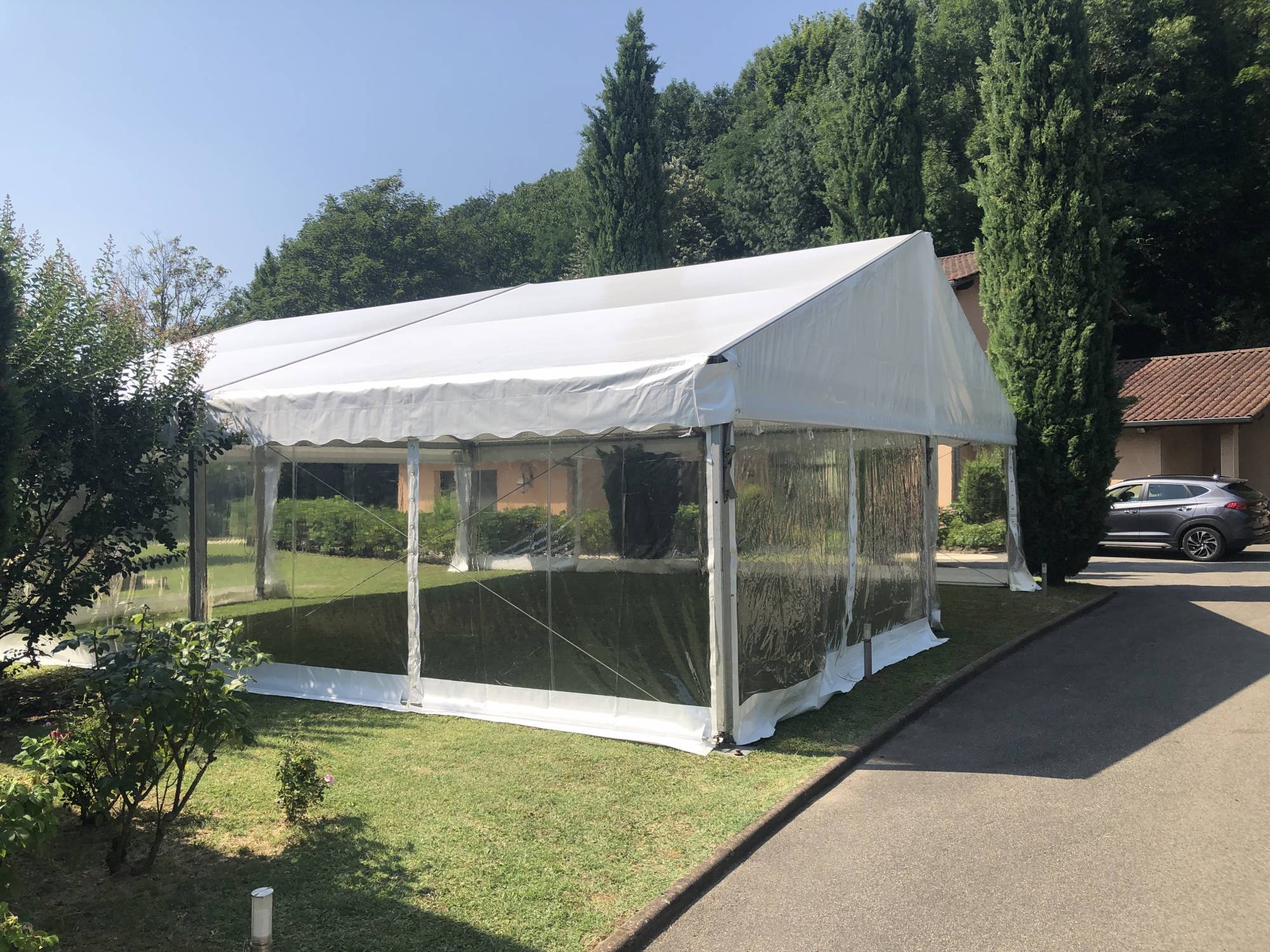 Tente 10x10m murs cristal Lyon