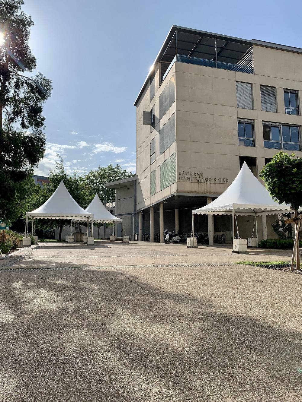 Location de tente 5x5m pour évènement à lyon inauguration à Craponne et Saint Bel