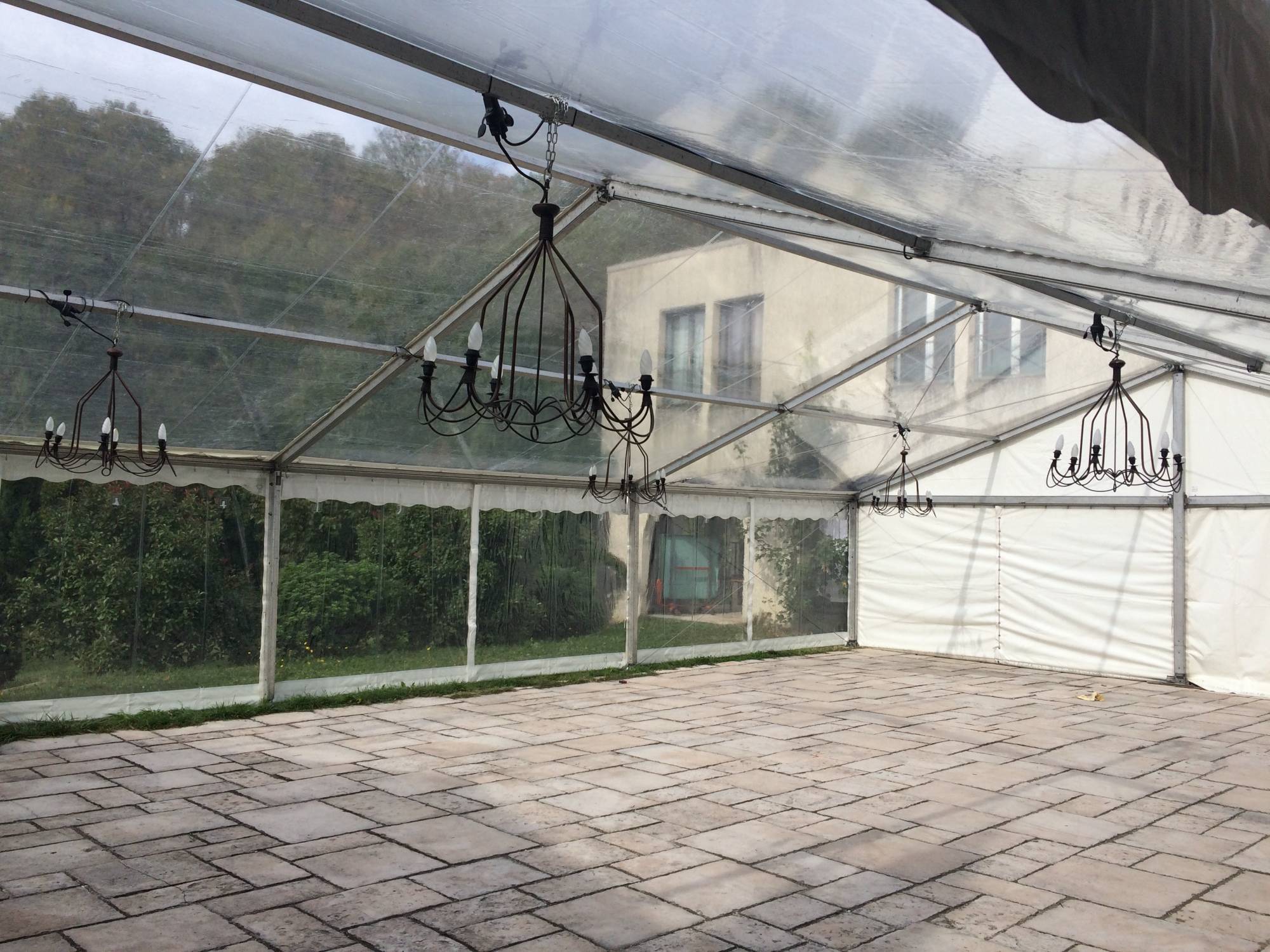 Location de chapiteau cristal pour mariage à Lyon