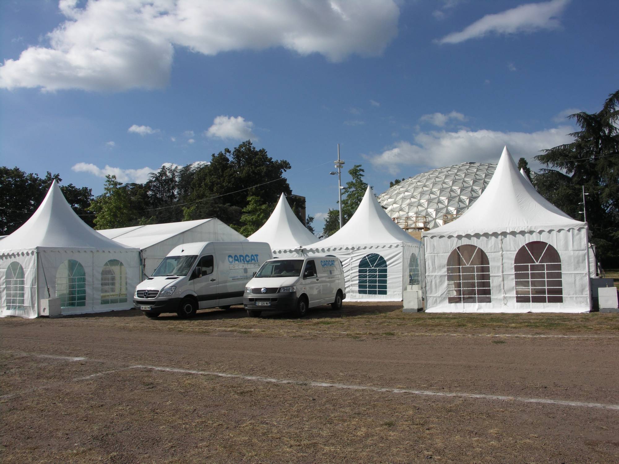 Location de tente windows pour village événementiel à Lyon, Saint Genis Laval et Eurexpo