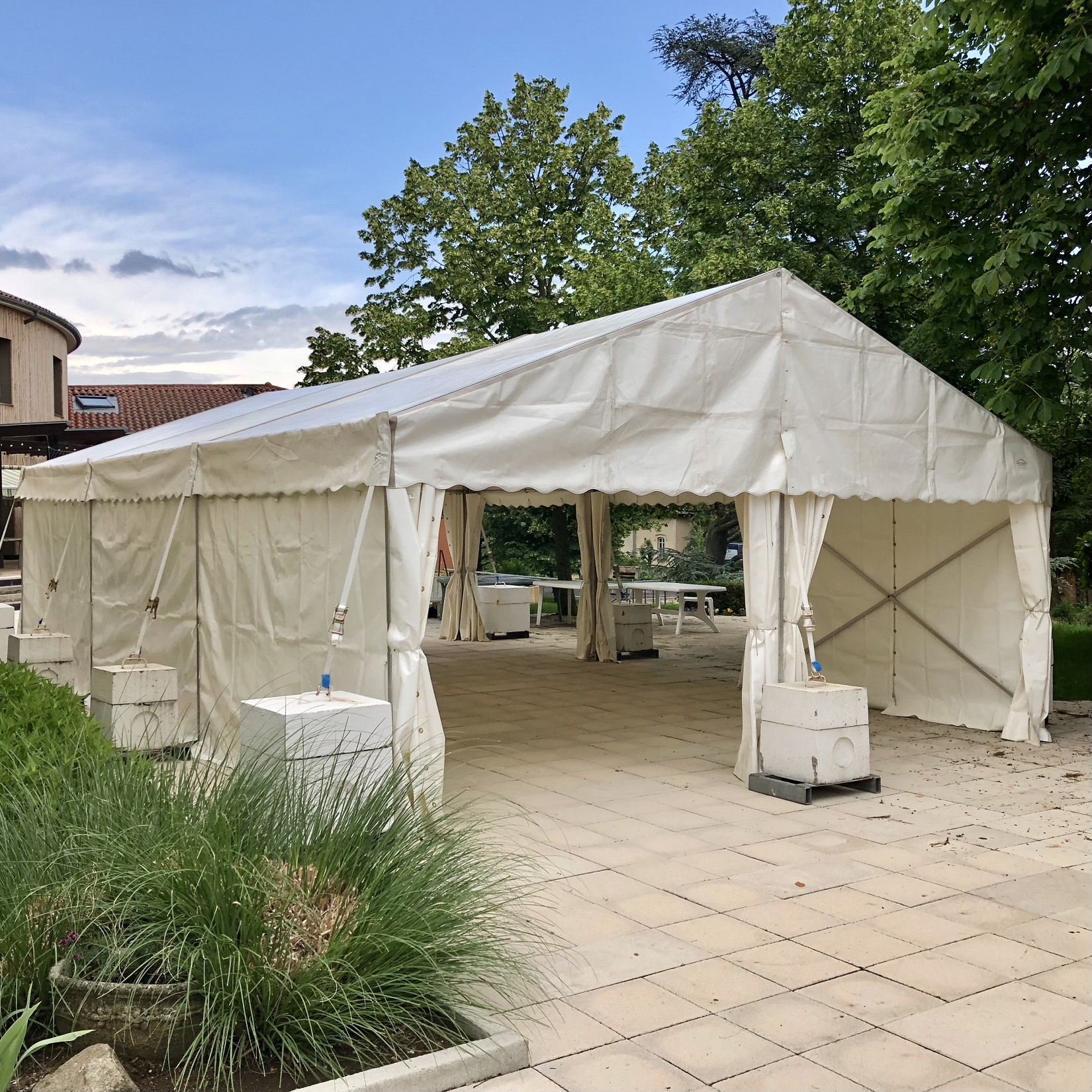 Location de chapiteau 6m de large pour journées portes ouvertes à Lyon
