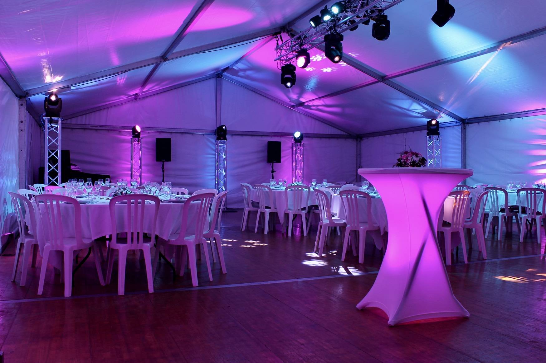 Quel tarif de location pour un chapiteau avec plancher à Lyon