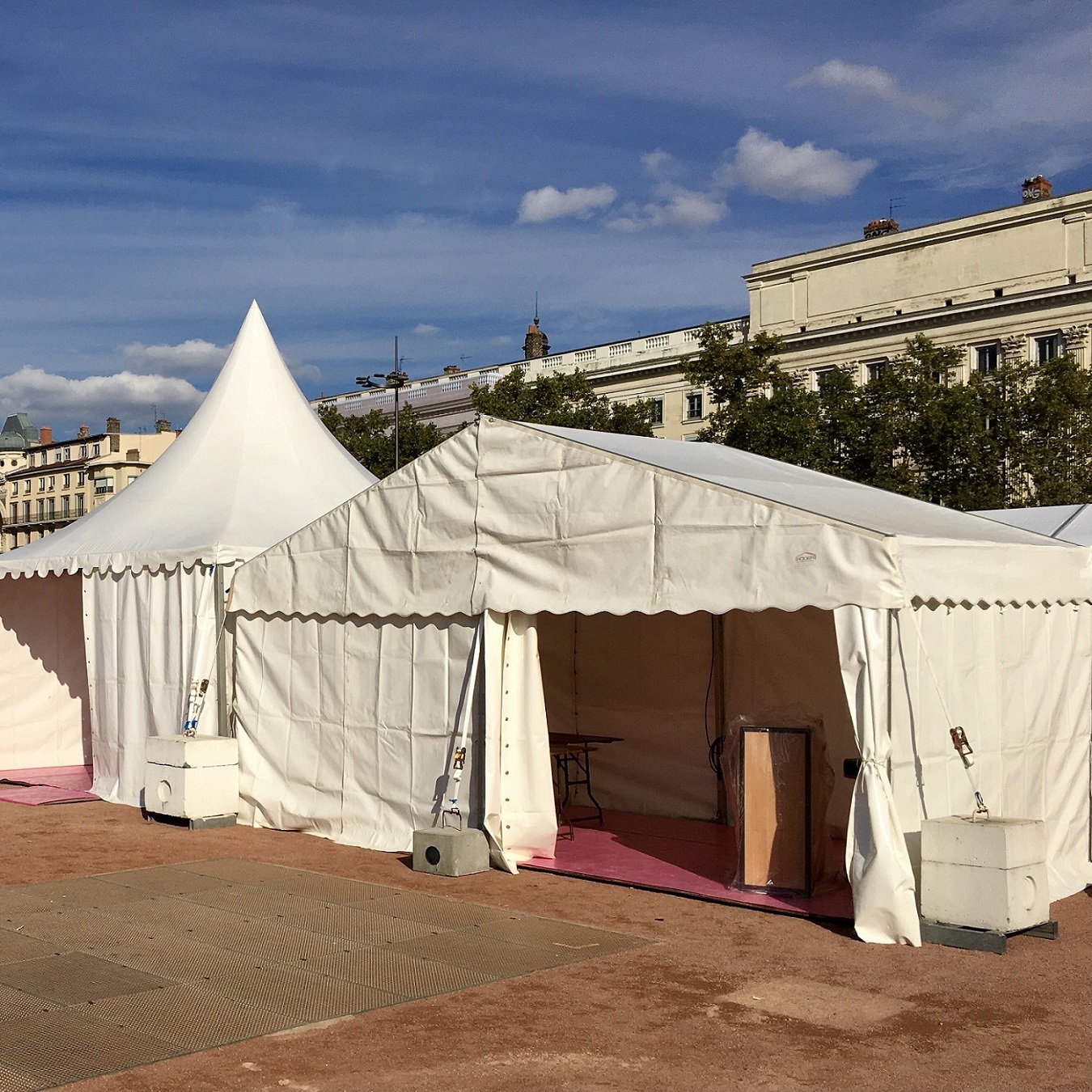 Location de chapiteau pour évènement sportif Run In Lyon Place Belle cour à Lyon