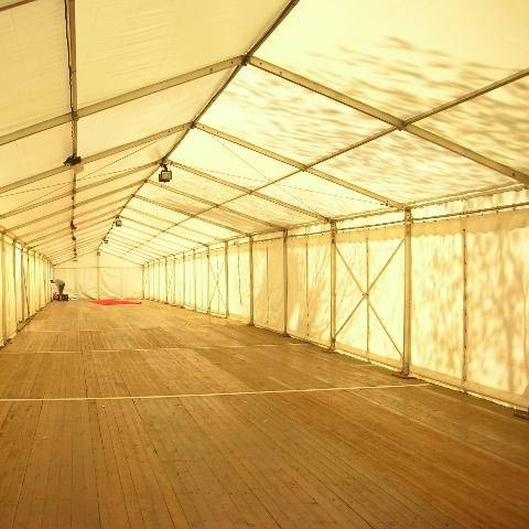 Location de parquet sous chapiteau autoporté région Rhône-Alpes