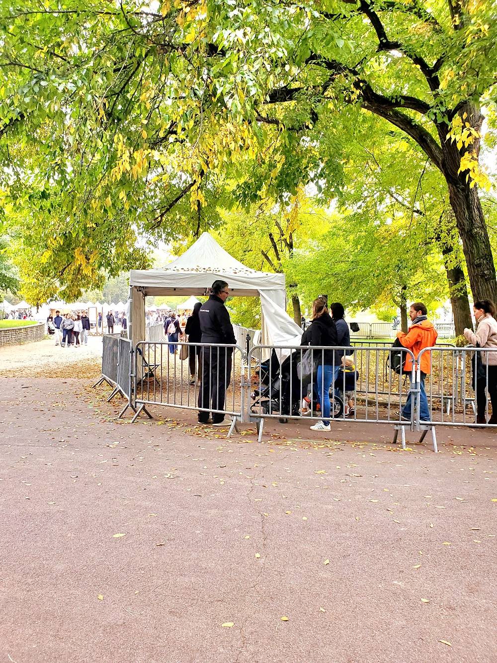 stand pliant pour sas sécurité à Lyon lors d'un festival en plein air