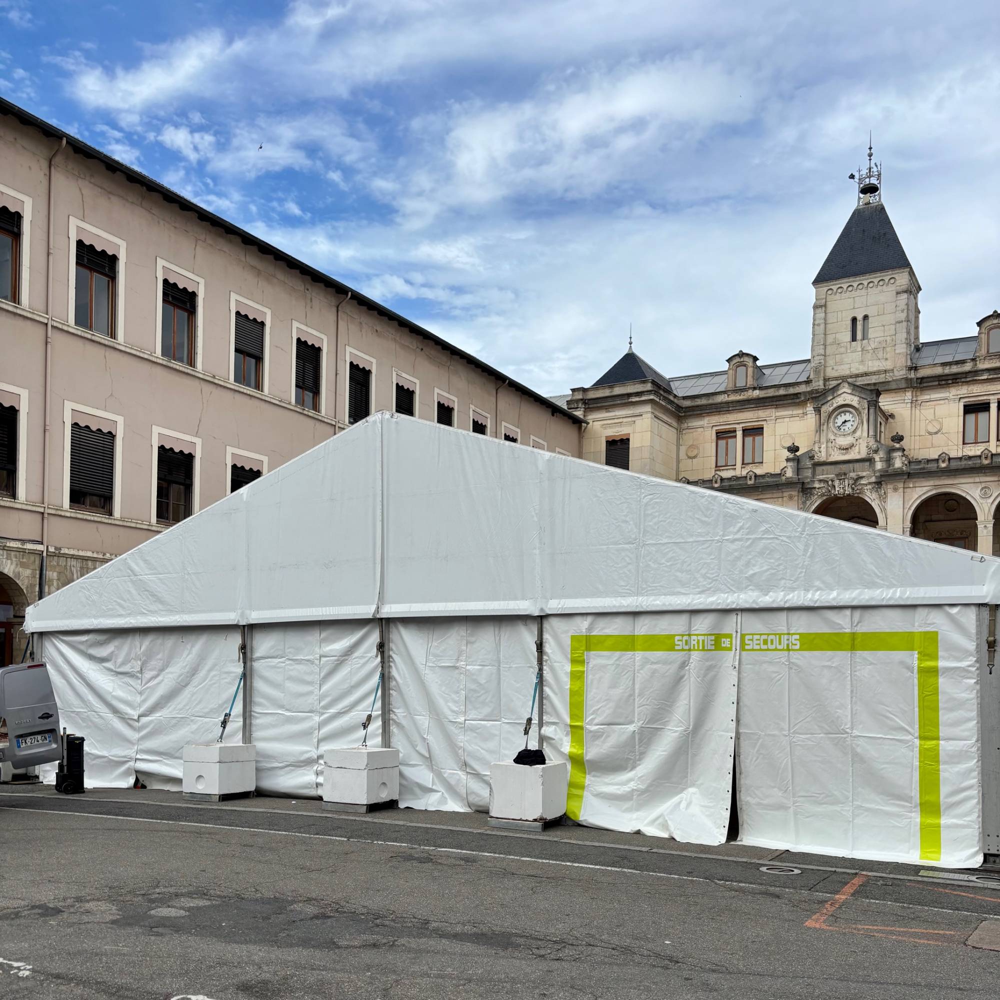 Tente 15m x 30m location sur Vienne, Villefranche Lyon